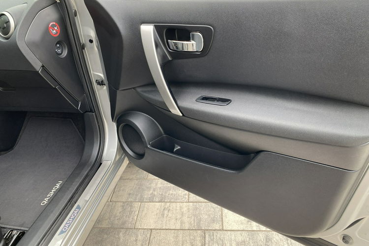 Nissan Qashqai 4X4. Zadbany Bezwypadkowy Niski oryginalny przebieg zdjęcie 23