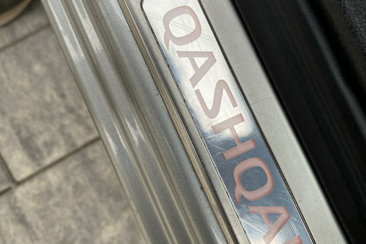 Nissan Qashqai 4X4. Zadbany Bezwypadkowy Niski oryginalny przebieg zdjęcie 29