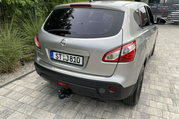 Nissan Qashqai 4X4. Zadbany Bezwypadkowy Niski oryginalny przebieg zdjęcie 5