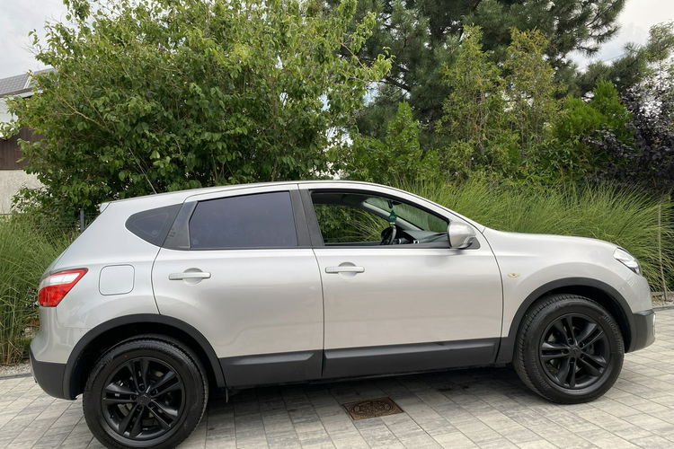 Nissan Qashqai 4X4. Zadbany Bezwypadkowy Niski oryginalny przebieg zdjęcie 6