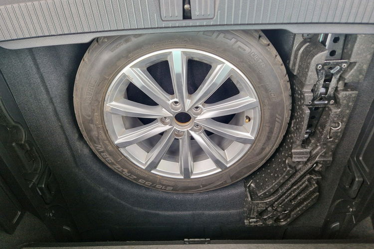 Volkswagen Passat . Virtualny licznik . Skóra . Led . Navi. Wentylowane fotele. zdjęcie 12