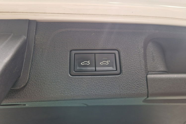 Volkswagen Passat . Virtualny licznik . Skóra . Led . Navi. Wentylowane fotele. zdjęcie 13