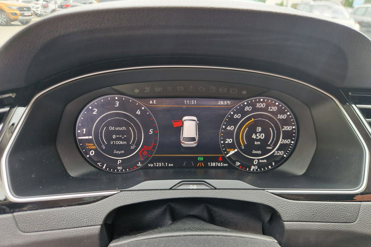 Volkswagen Passat . Virtualny licznik . Skóra . Led . Navi. Wentylowane fotele. zdjęcie 24