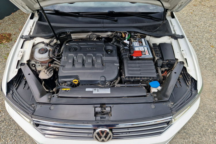 Volkswagen Passat . Virtualny licznik . Skóra . Led . Navi. Wentylowane fotele. zdjęcie 35