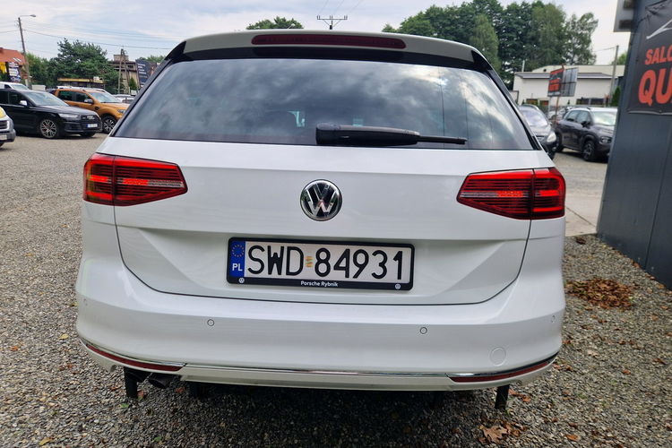 Volkswagen Passat . Virtualny licznik . Skóra . Led . Navi. Wentylowane fotele. zdjęcie 38