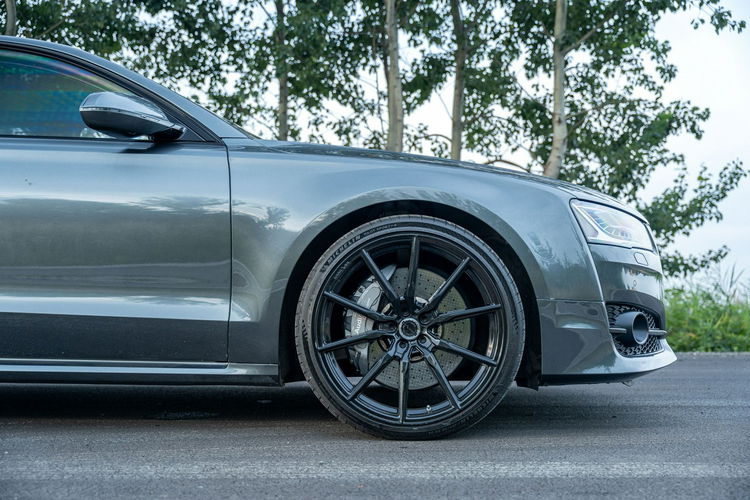 Audi S8 zdjęcie 15