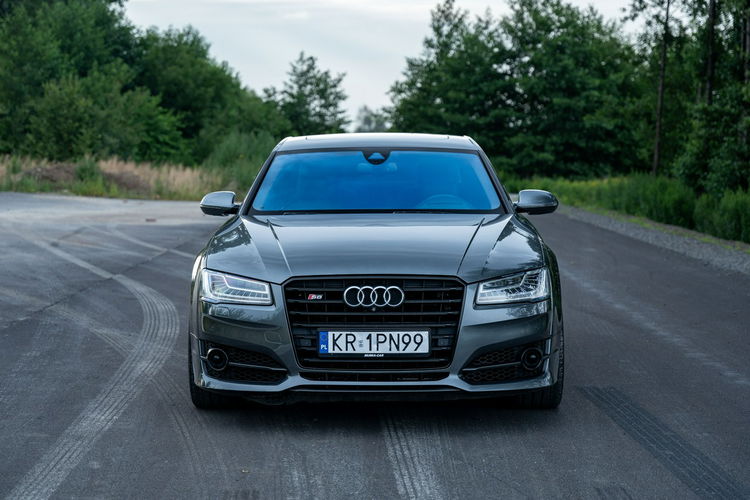 Audi S8 zdjęcie 3