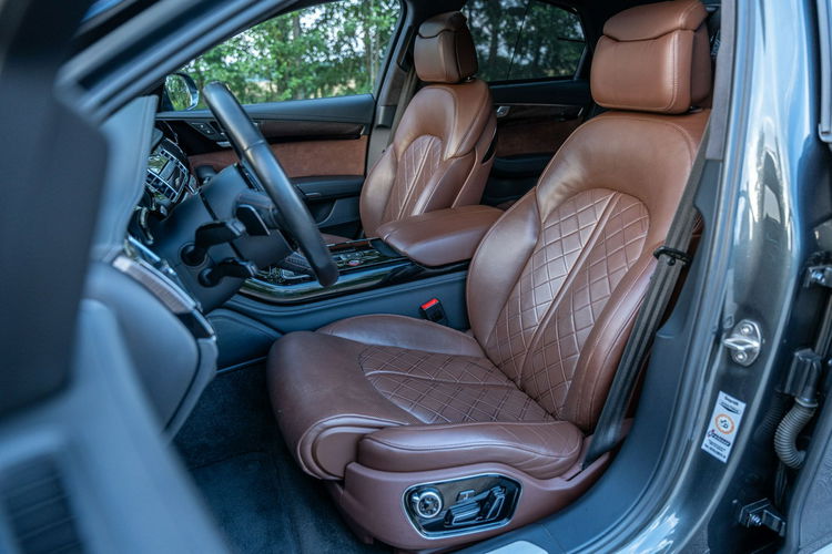 Audi S8 zdjęcie 50