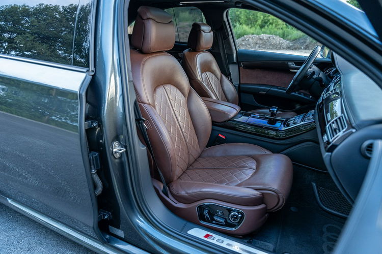 Audi S8 zdjęcie 52