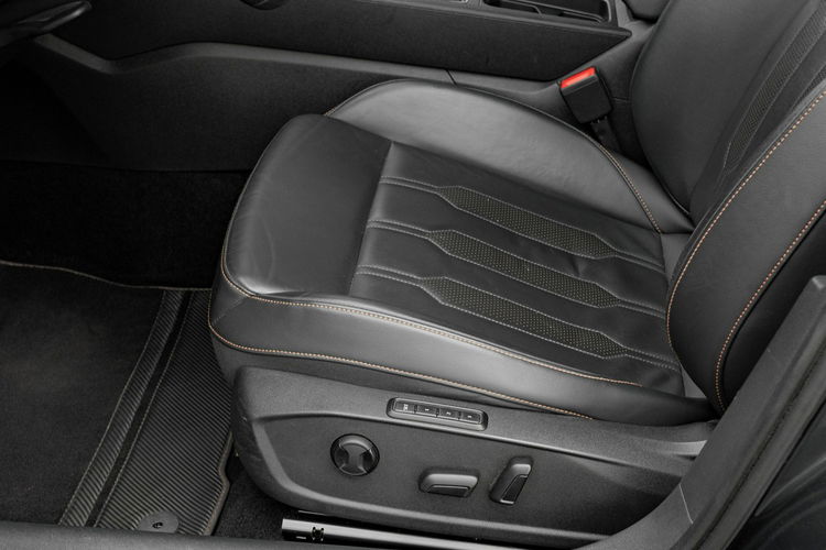 Cupra Formentor 1.5 TSI 150KM DSG Podgrz.f i kier K.cofania Ambient Salon PL VAT 23% zdjęcie 14