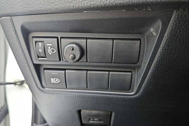 Toyota Yaris 1, 5 VVTi 125KM COMFORT, salon Polska, gwarancja zdjęcie 19