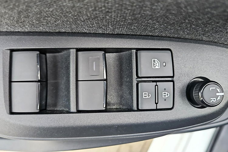 Toyota Yaris 1, 5 VVTi 125KM COMFORT, salon Polska, gwarancja zdjęcie 20