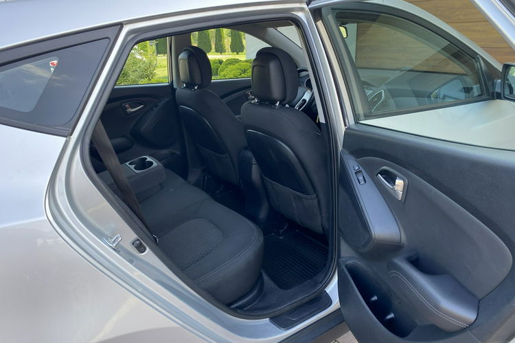 Hyundai ix35 13r.2.0 CRDI 136KM 4X4 bezwypadkowy z Niemiec zdjęcie 16