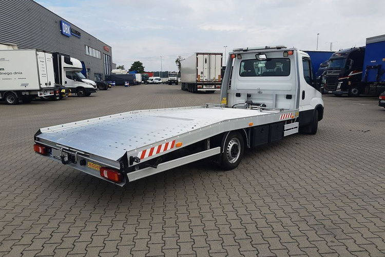 Iveco DAILY 35S18 zdjęcie 4