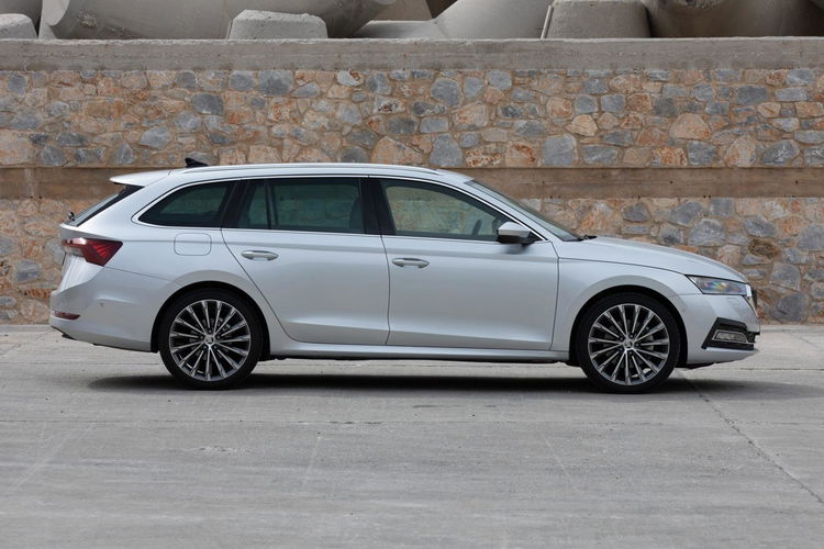 SKODA Octavia 1.5 TSI ACT Ambition zdjęcie 1