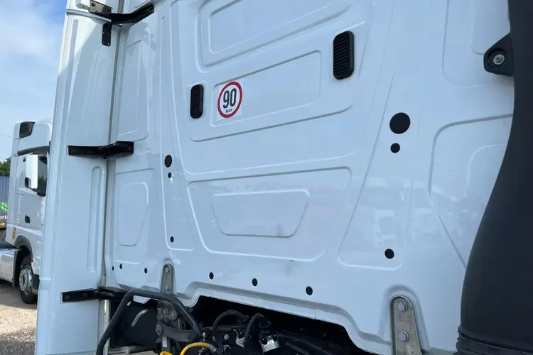 Mercedes ACTROS MP5 GIGASPACE zdjęcie 18