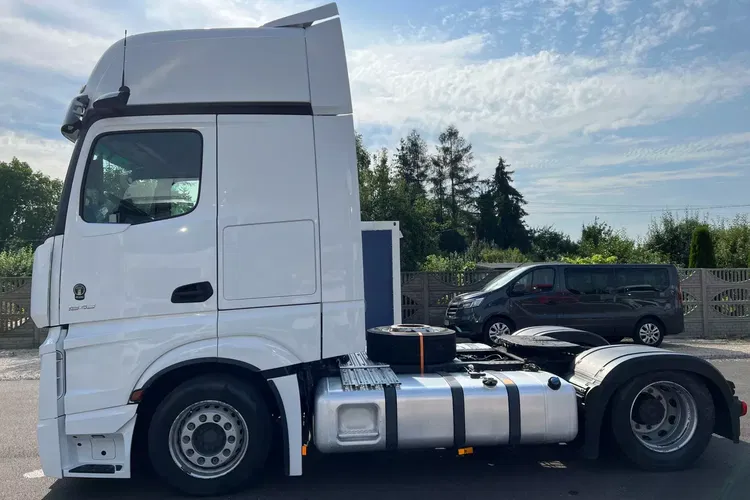 Mercedes ACTROS MP5 GIGASPACE zdjęcie 9