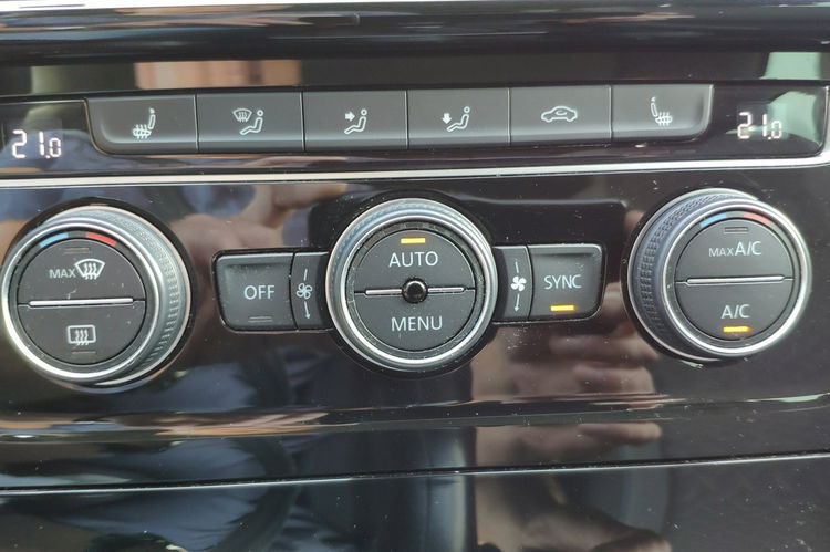 Volkswagen Golf Bezwypadkowy + bardzo zadbany zdjęcie 20