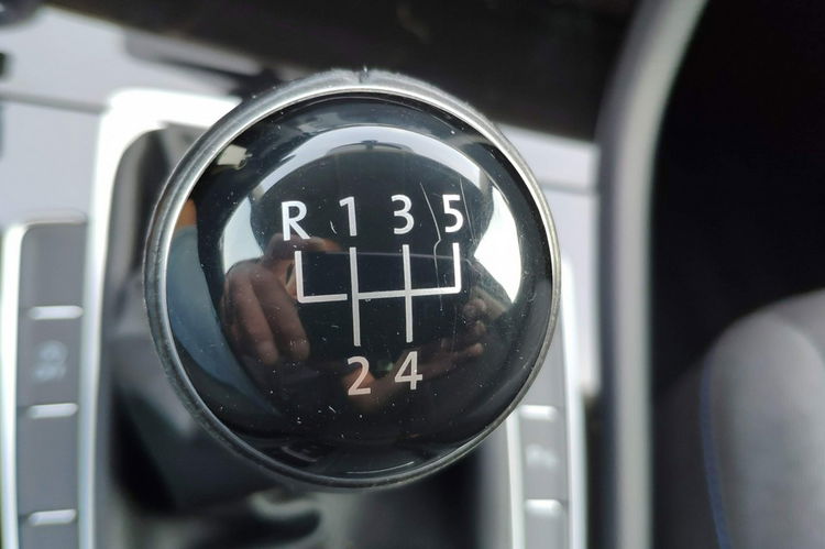 Volkswagen Golf Bezwypadkowy + bardzo zadbany zdjęcie 21