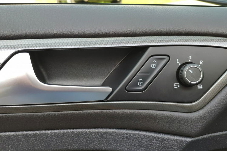 Volkswagen Golf Bezwypadkowy + bardzo zadbany zdjęcie 24