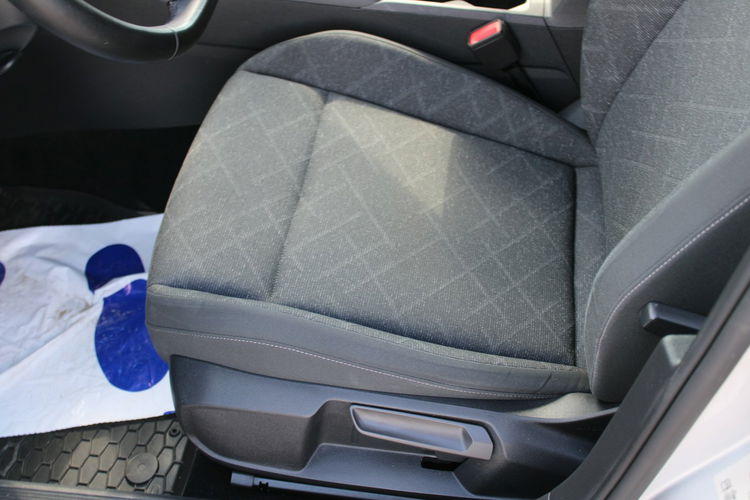 Volkswagen Golf LIFE Virtual Ambiente F-vat Salon Polska Gwarancja zdjęcie 18