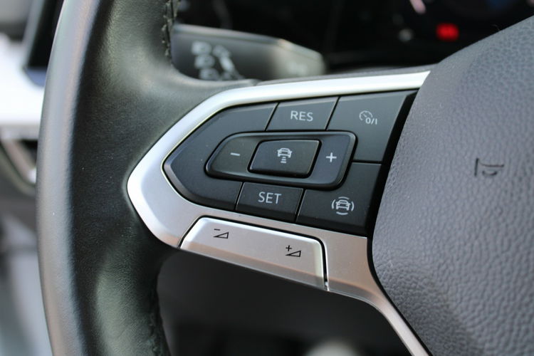 Volkswagen Golf LIFE Virtual Ambiente F-vat Salon Polska Gwarancja zdjęcie 20