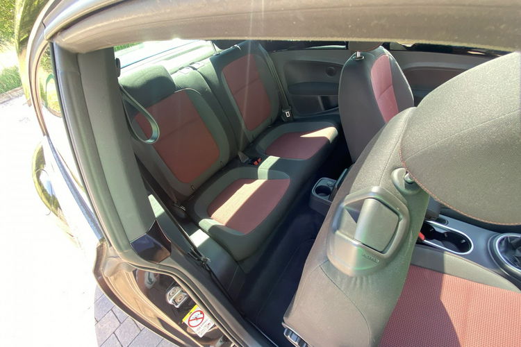 Volkswagen Beetle 1.4 benzyna 160KM ledy bixenon po serwisie dobrze wyposażony zdjęcie 13