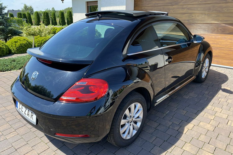 Volkswagen Beetle 1.4 benzyna 160KM ledy bixenon po serwisie dobrze wyposażony zdjęcie 4