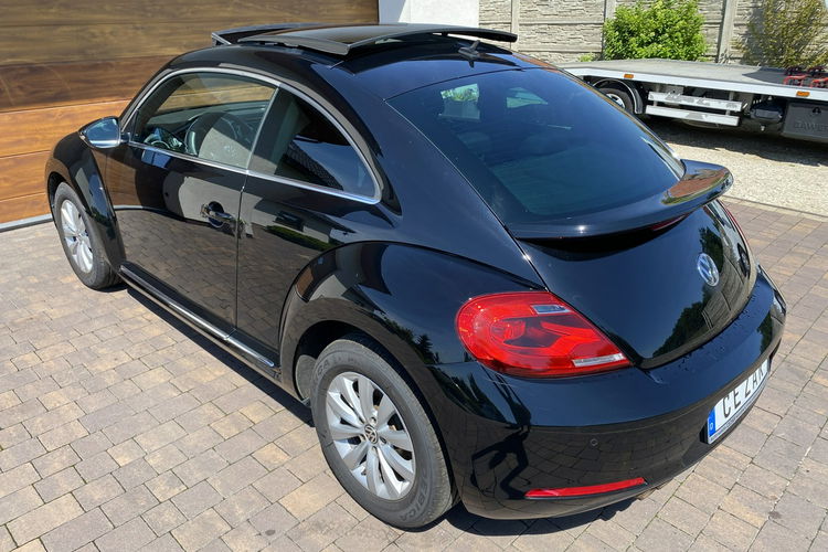 Volkswagen Beetle 1.4 benzyna 160KM ledy bixenon po serwisie dobrze wyposażony zdjęcie 6