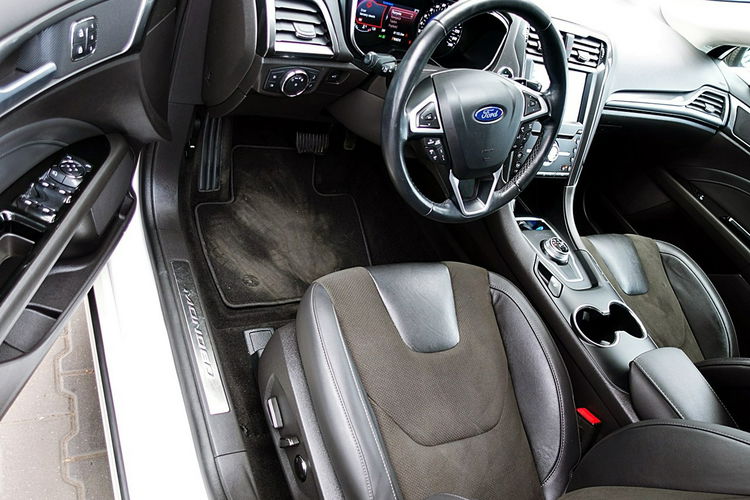 Ford Mondeo TYLKO 61tyś KM SKÓRA+Automat 3Lata GWARANCJI 1wł Kraj Bezwypad F23% 4x2 zdjęcie 14