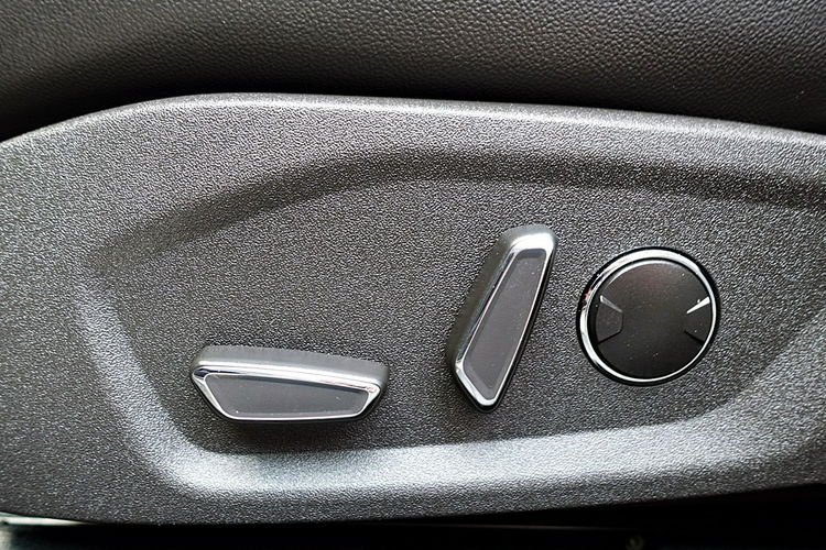 Ford Mondeo TYLKO 61tyś KM SKÓRA+Automat 3Lata GWARANCJI 1wł Kraj Bezwypad F23% 4x2 zdjęcie 15