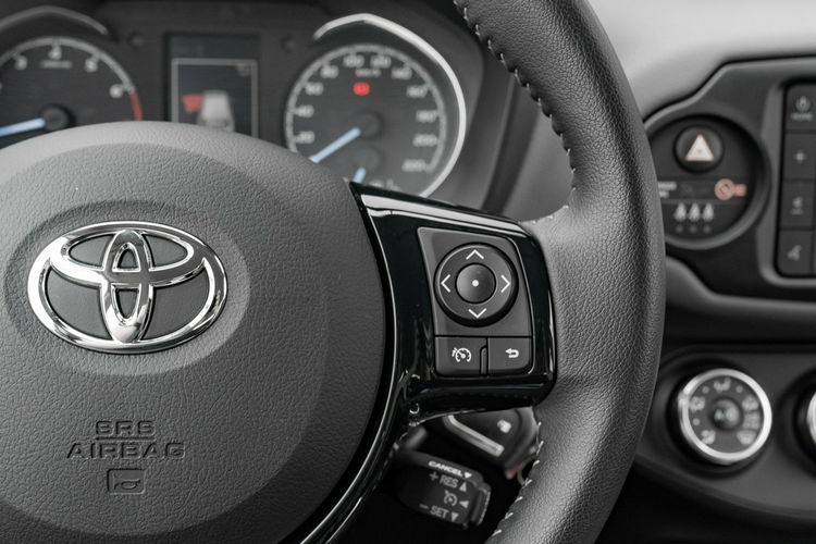 Toyota Yaris 1.5 Premium KLIMA Asystent pasa ruchu Salon PL VAT 23% zdjęcie 18