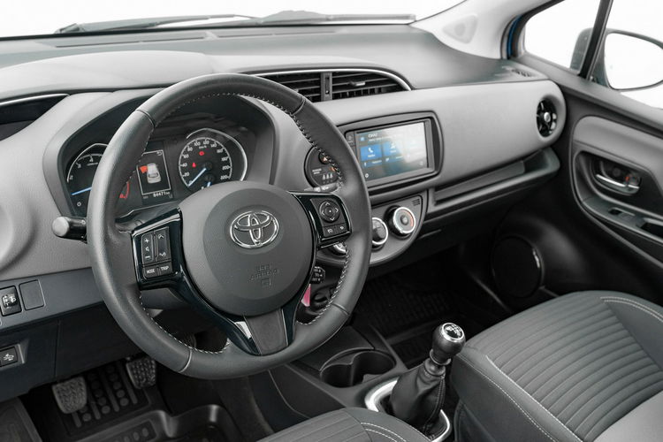 Toyota Yaris 1.5 Premium KLIMA Asystent pasa ruchu Salon PL VAT 23% zdjęcie 6