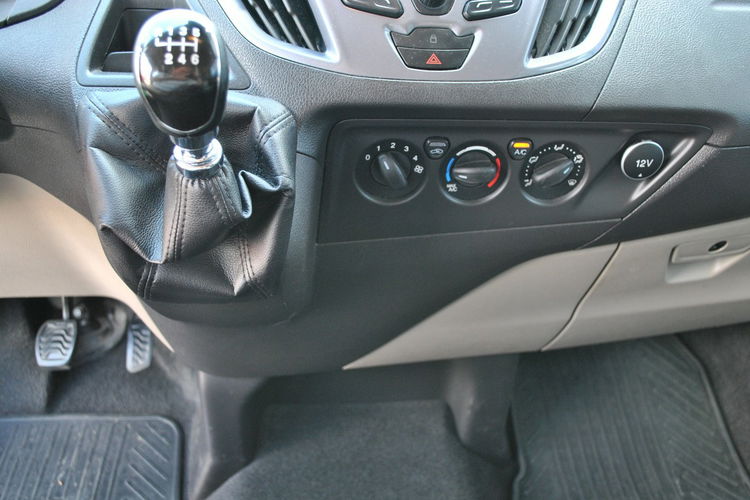 Tourneo Custom Titanium 2.0TDCI 170KM L2 8-osobowy ASO Forda zdjęcie 18