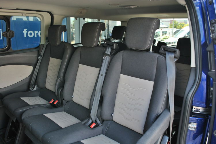 Tourneo Custom Titanium 2.0TDCI 170KM L2 8-osobowy ASO Forda zdjęcie 9
