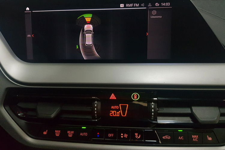 BMW 118 118i 140KM, Podgrzewane Fotele, PDC, Tempomat, LED, Active Guard Plus zdjęcie 9