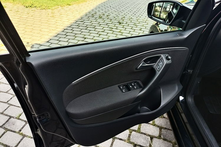 Volkswagen Polo Polo 1.2 TSI Comfortline + BMT + 5 drzwi zdjęcie 18