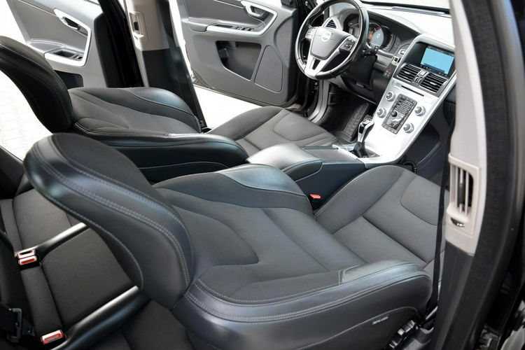 XC 60 2.0d(150KM) Virtual Zegary Xenon Ledy Navi Radar ASO Volvo zdjęcie 22