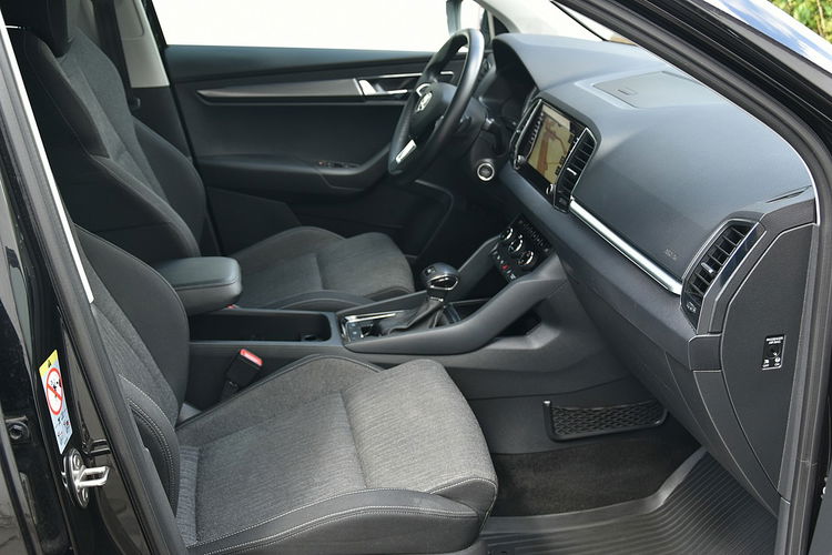 Skoda Karoq 1.6 TDi 115KM DSG 2019r. Climatronic NAVi Kamera 2xPDC zdjęcie 17