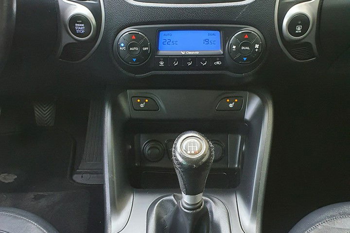 Hyundai ix35 2.0i 163KM # NAVI # Climatronic # Panorama # Skóra # FULL OPCJA zdjęcie 19