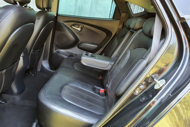 Hyundai ix35 2.0i 163KM # NAVI # Climatronic # Panorama # Skóra # FULL OPCJA zdjęcie 8