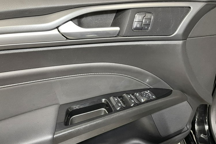 Ford Mondeo 2.0 180KMTITANIUM PLUS SYNC Klimatronic Duża Navi Panorama FULL Niemcy zdjęcie 15