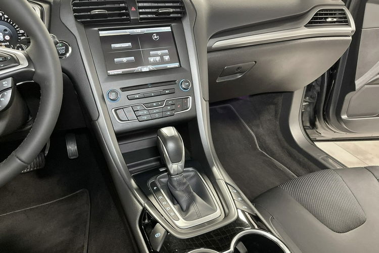 Ford Mondeo 2.0 180KMTITANIUM PLUS SYNC Klimatronic Duża Navi Panorama FULL Niemcy zdjęcie 43