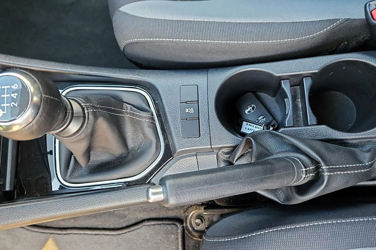 Toyota Auris 1.6 VVTi 132KM COMFORT, salon Polska, FV23% zdjęcie 17