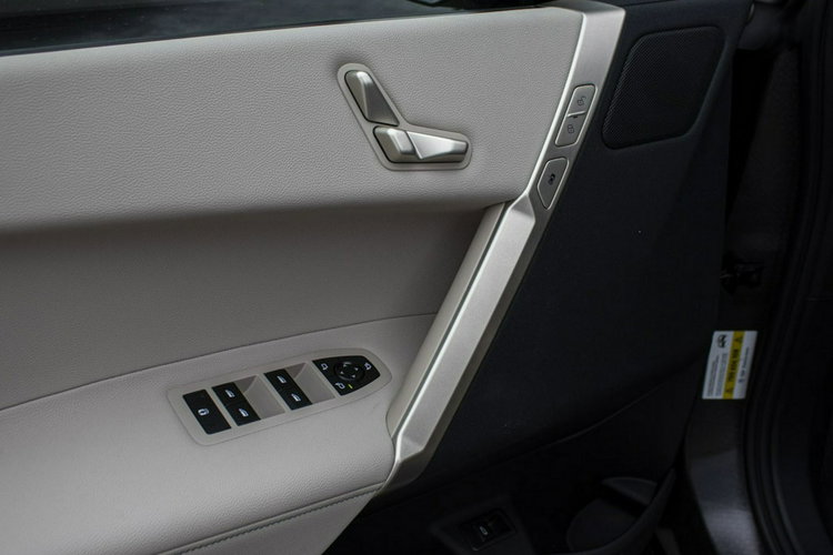 iX BMW iX ELEKTRYCZNY AUTOMAT 240KW 326KM FV23% DEMO GWARANCJA DUŻY RABAT zdjęcie 11
