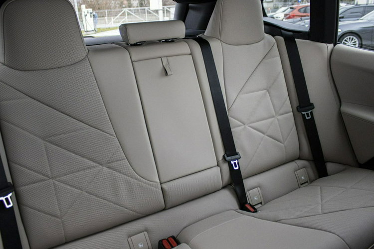 iX BMW iX ELEKTRYCZNY AUTOMAT 240KW 326KM FV23% DEMO GWARANCJA DUŻY RABAT zdjęcie 15