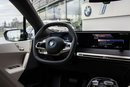 iX BMW iX ELEKTRYCZNY AUTOMAT 240KW 326KM FV23% DEMO GWARANCJA DUŻY RABAT zdjęcie 16
