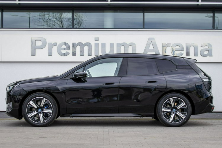 iX BMW iX ELEKTRYCZNY AUTOMAT 240KW 326KM FV23% DEMO GWARANCJA DUŻY RABAT zdjęcie 4