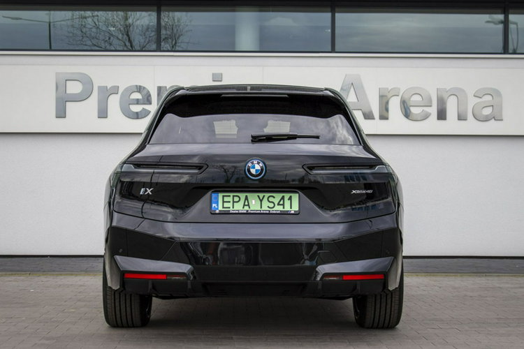 iX BMW iX ELEKTRYCZNY AUTOMAT 240KW 326KM FV23% DEMO GWARANCJA DUŻY RABAT zdjęcie 7
