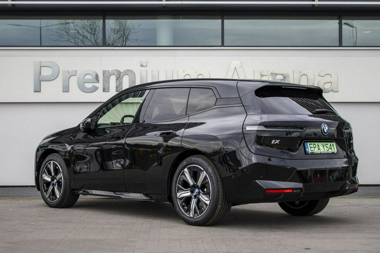 iX BMW iX ELEKTRYCZNY AUTOMAT 240KW 326KM FV23% DEMO GWARANCJA DUŻY RABAT zdjęcie 8
